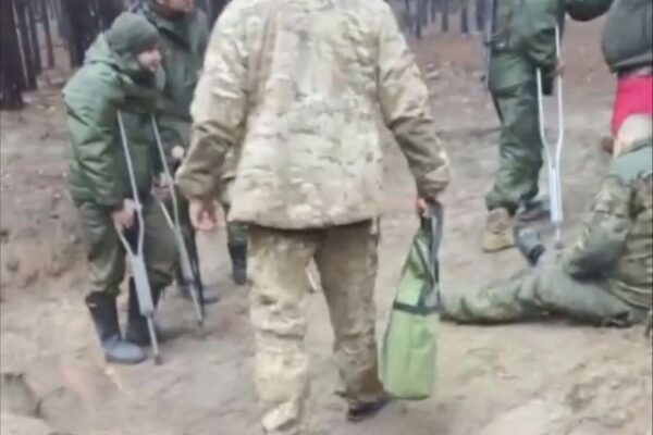 Фронт «недолеченных»: как дефицит живой силы гонит российских раненых и инвалидов обратно в окопы
